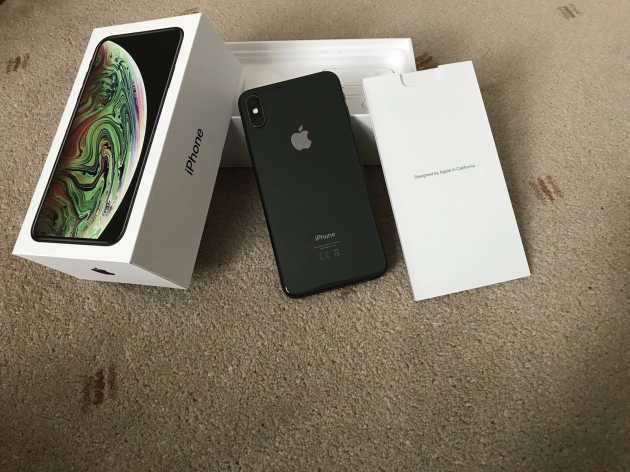 Apple iPhone XS 64GB € 400 iPhone XS Max 64gb € 430 iPhone X 64gb € 300 iPhone XR 64gb € 340 Whatsap